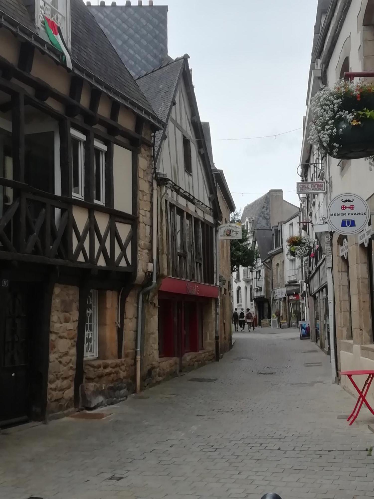 Charmant Appartement Plein Centre Auray Exteriör bild